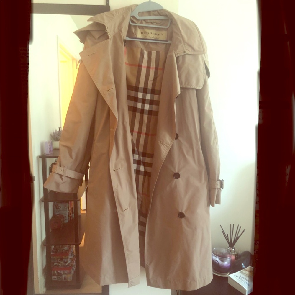 Burberry trench/raincoat